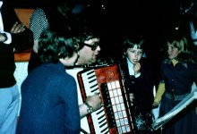 1977.025_belvedere_silverjubilee_streetparty_accordion.JPG