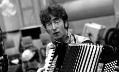 07531_203236_REXBEATLES_20093y_05.jpg