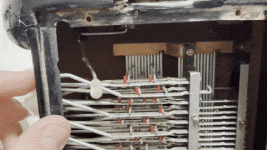 bass mechanism.gif bass mechanism.gif